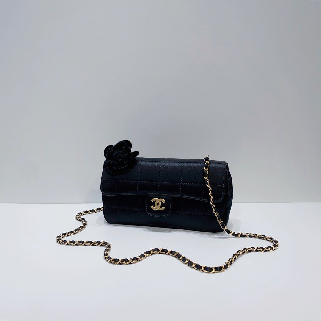 Chanel Vintage Satin Camellia Mini Flap Bag, 名牌, 手袋及銀包- Carousell