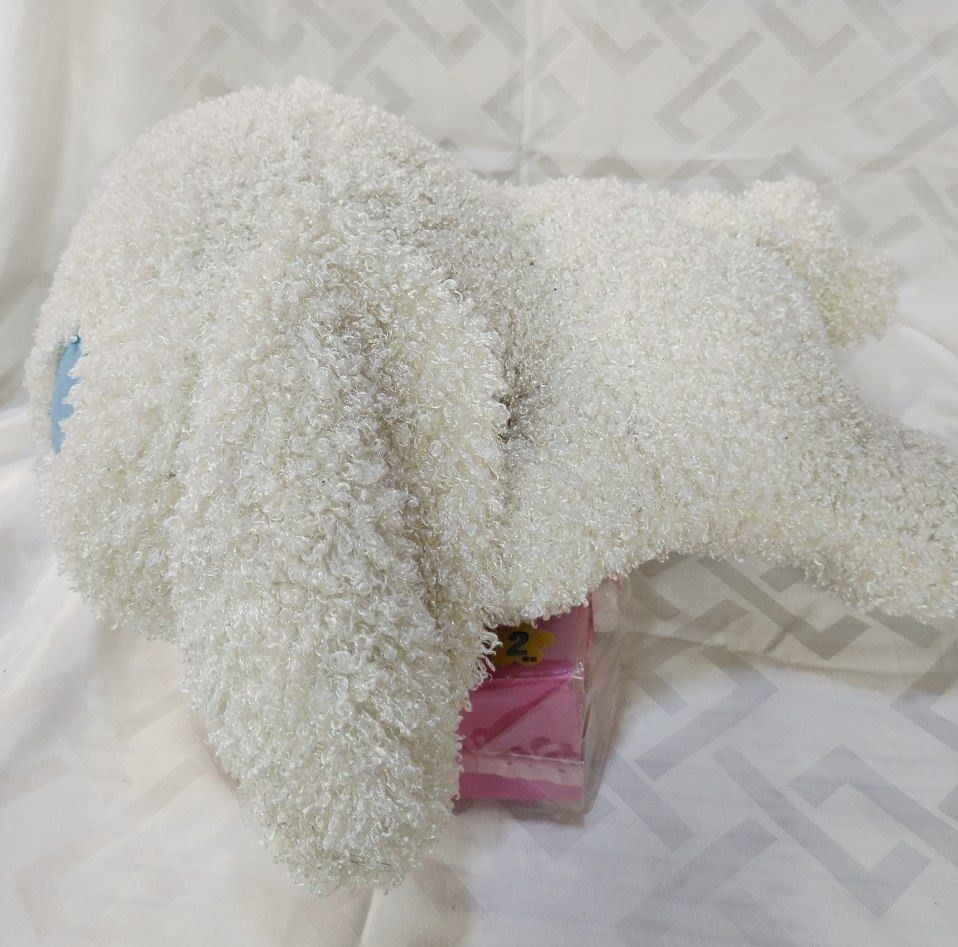 Cinnamoroll Smiling Jumbo Plush Toy 18" (Category: Plushies & Soft Toys) located in Las Pinas. Submitted by rdcgutierrez (Listing ID 1240022827, Image 2). Description: Cinnamoroll Smiling Jumbo Plush Toy 18" Pwedeng gawing pillow Condition: 8/10 NO paper tag and NO ETIKETA Buy AS IS / Buy at your own risk Scan all pics Please take note that this item came from HT loose box from Japan (ukay source) so please manage your expectation/s. Any flaw/s w