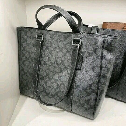 Coach Sig town tote Original, Luxury, Bags & Wallets on Carousell