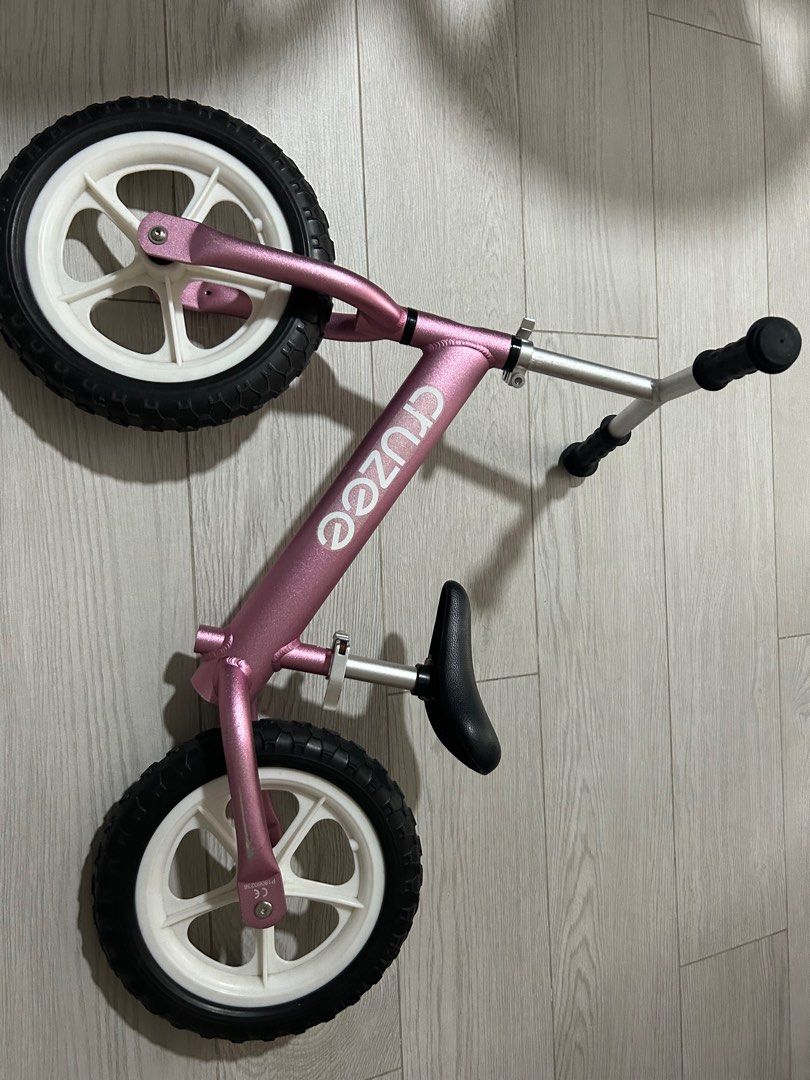 Cruzee Balance Bike, Sports Equipment, Bicycles & Parts, Bicycles on