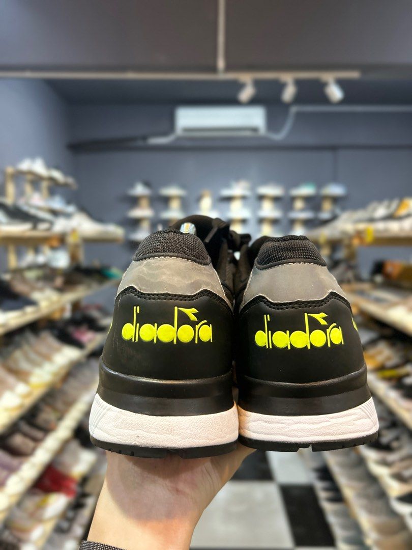 Diadora n9000 bright store protection