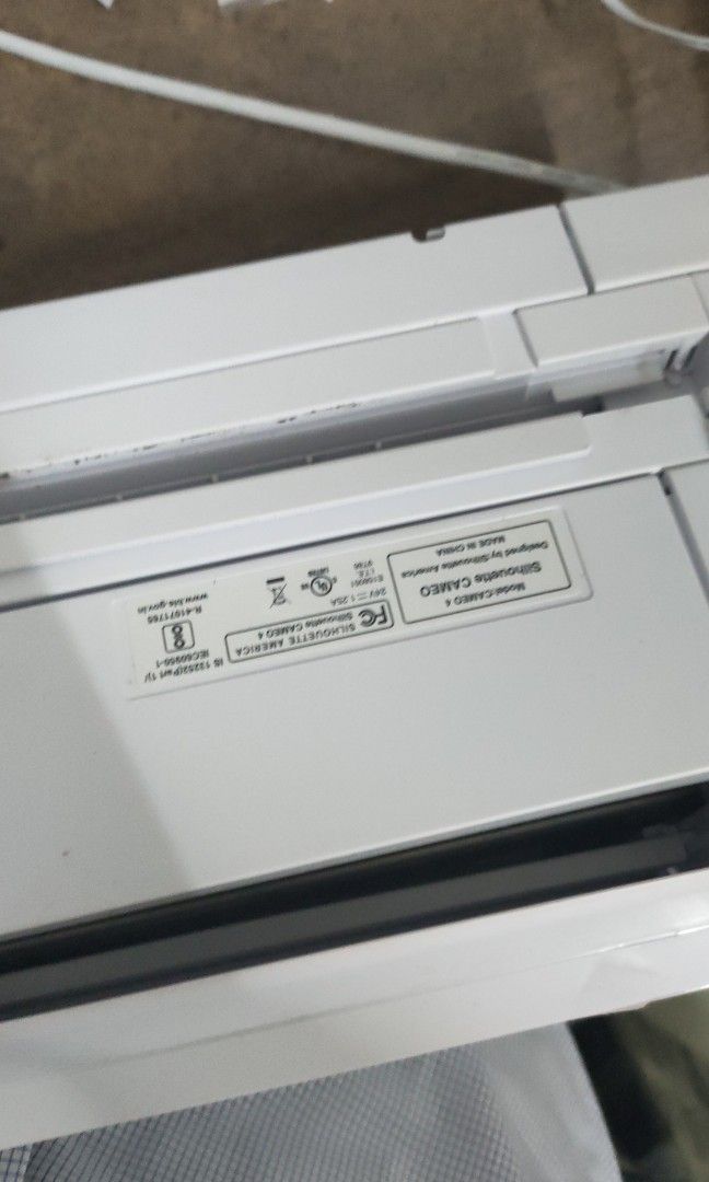 Die cutting machine (Category: Printers, Scanners & Copiers) located in Klang. Submitted by kentkau (Listing ID 1239938642, Image 3). Description: terlebih beli.bagi lelong print pereneur harga beli rm1499 sekarang 1200 lagi murah lagi 950 baru..Ade warranty 1 tahun..6speed.