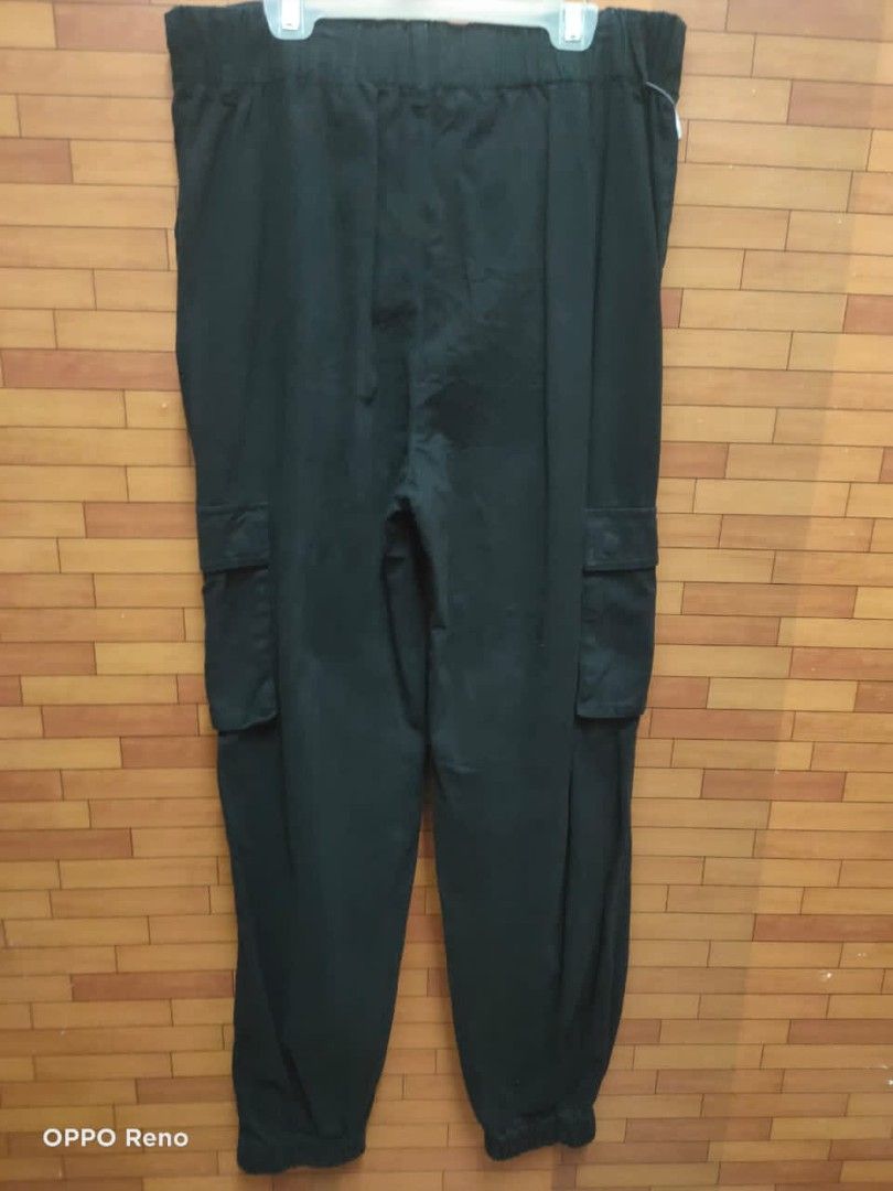 Distressed cargo best sale joggers forever 21