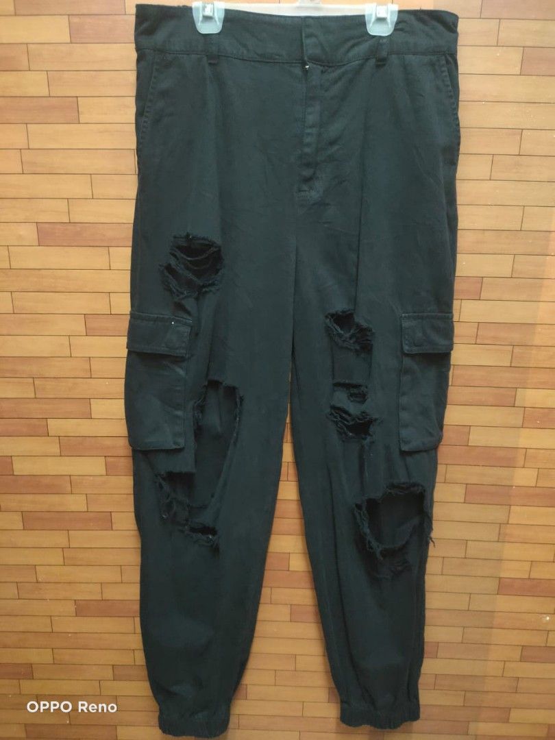 Forever 21 outlet distressed cargo joggers