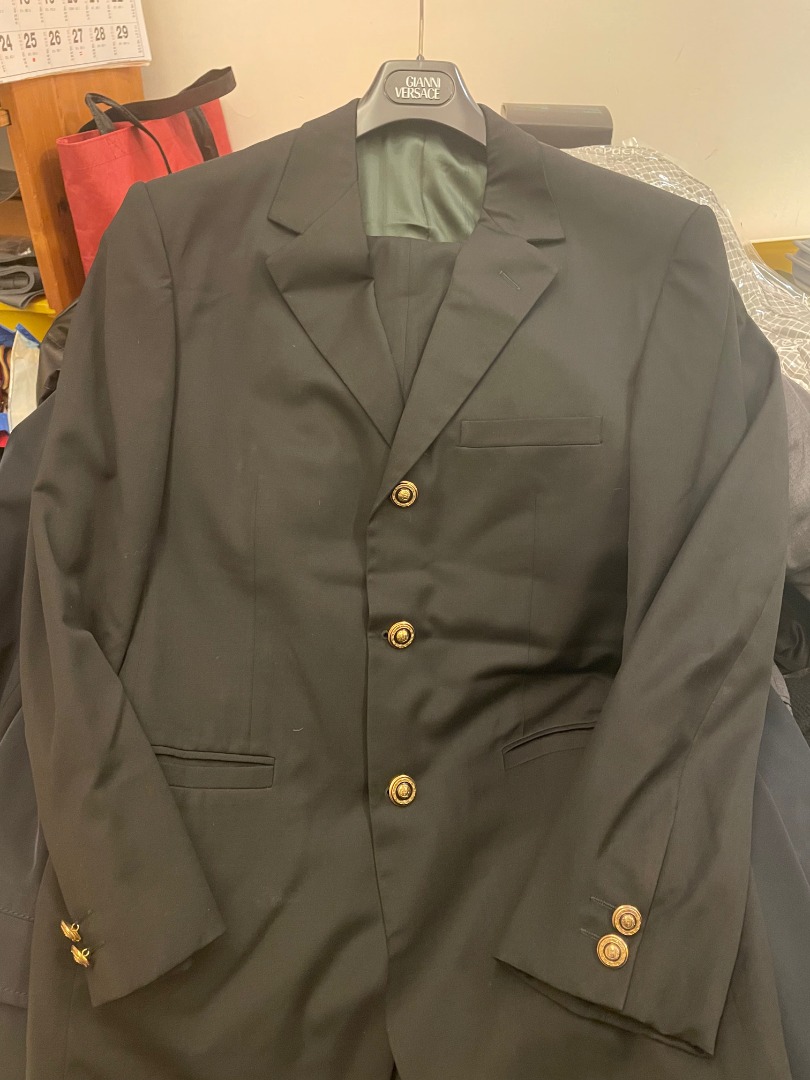 GIANNI VERSACE SUIT, 名牌, 服裝- Carousell