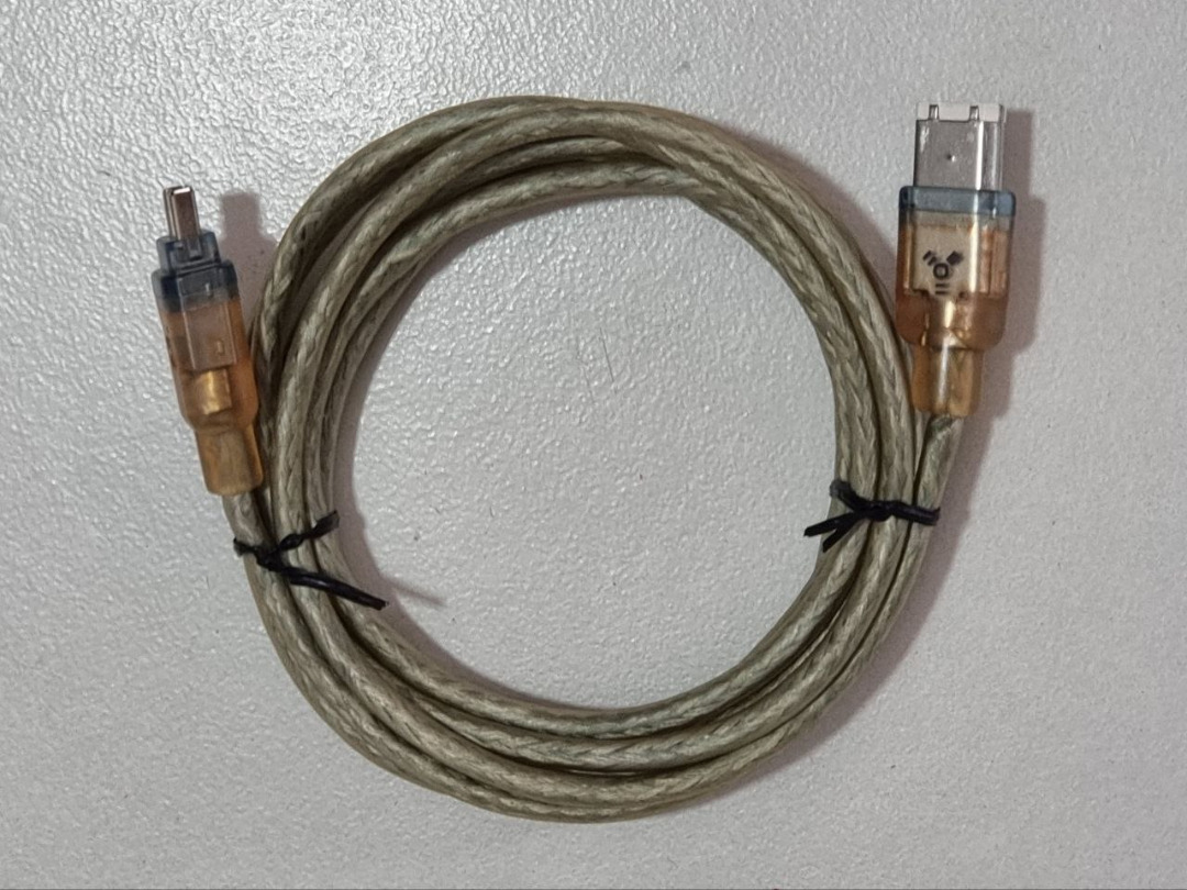 IEEE Firewire 1394 Cable 4 Pin to 6 Pin (2M), Computers & Tech, Parts