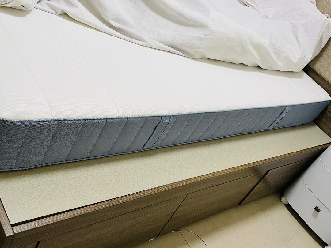 IKEA vesteroy mattress (double), 傢俬＆家居, 傢俬, 床架及床褥 Carousell