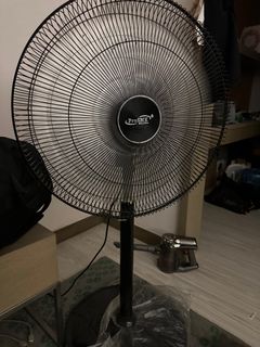 (Category: ) located in . Submitted by shaoming1996 (Listing ID 1239903521, Image 1). Description: .