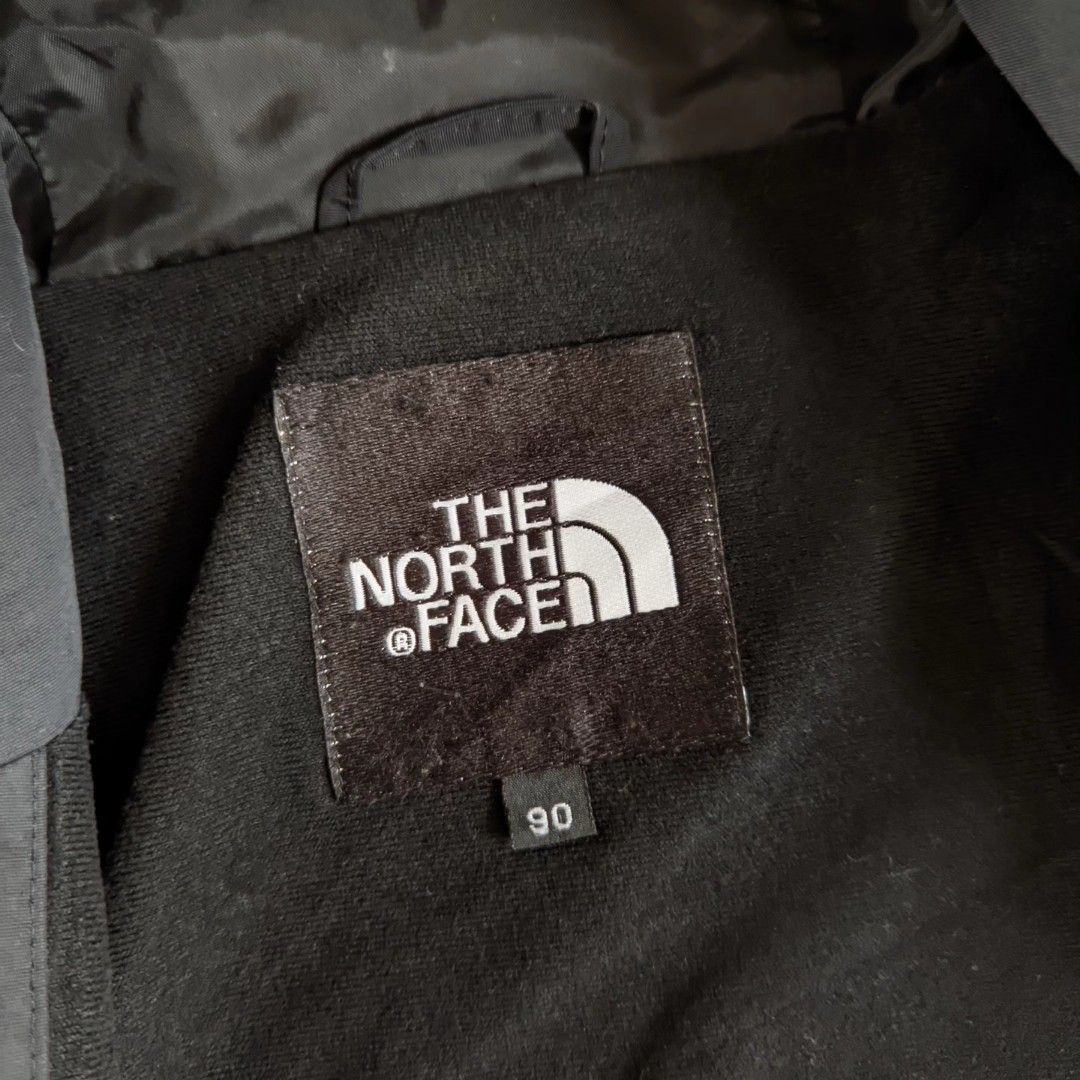 JAKET OUTDOOR TNF (THE NORTH FACE) MP3 SAKU DADA on Carousell