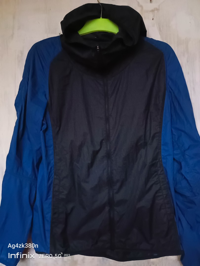 Jaket uniqlo on Carousell