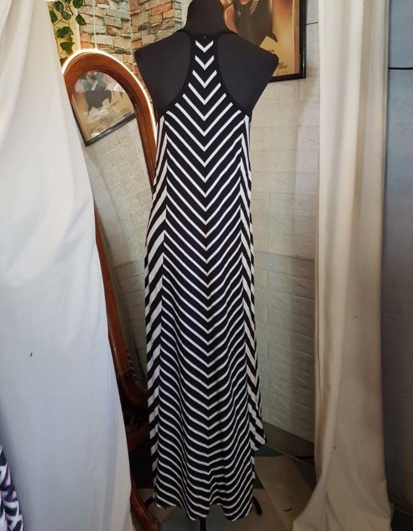 Large Jessica Simpson Maxi Dress on Carousell
