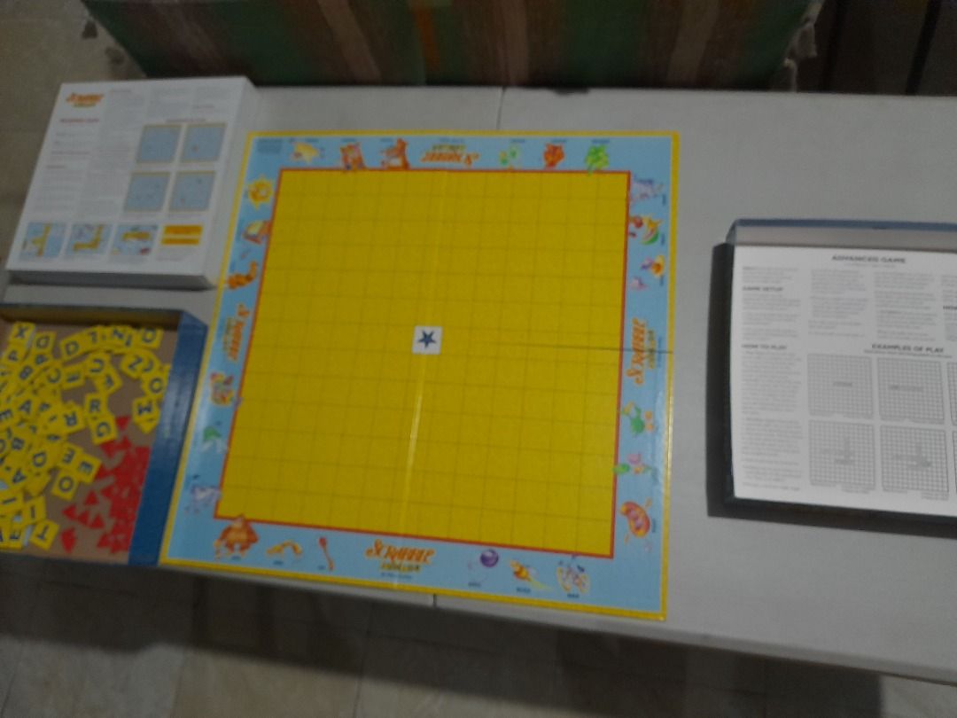 Junior Scrabble crossword game 1999 Ed Hasbro Milton Bradley