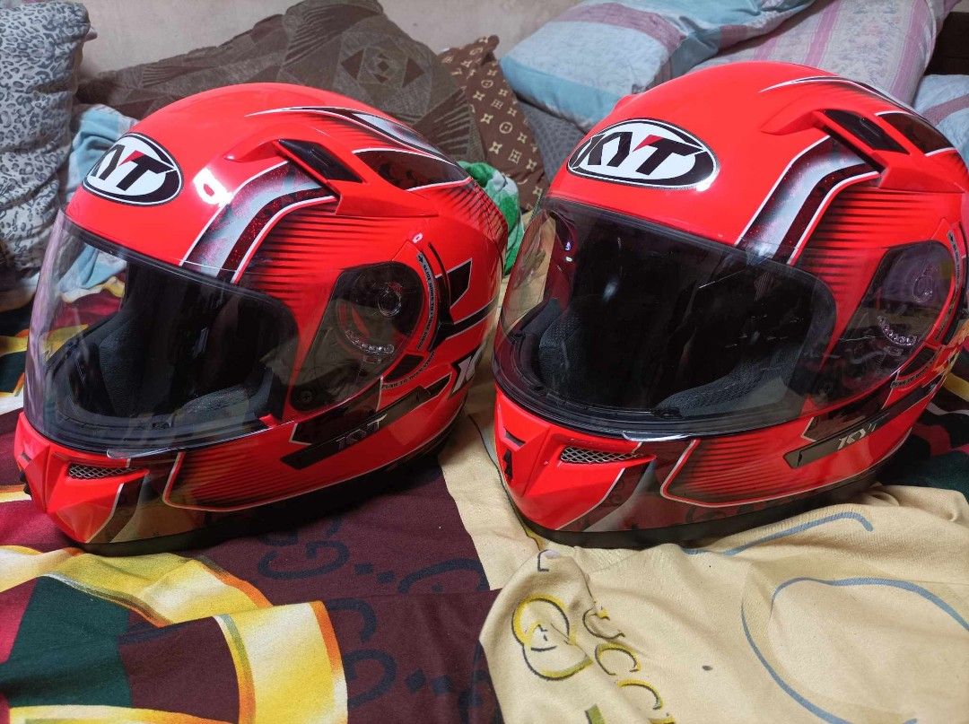 KYT Helmet Full Face Color Red, Motorbikes, Motorbike Parts