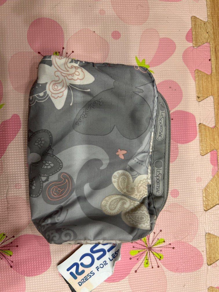 Lesportsac, Women's Fashion, Bags & Wallets, Purses & Pouches on Carousell
