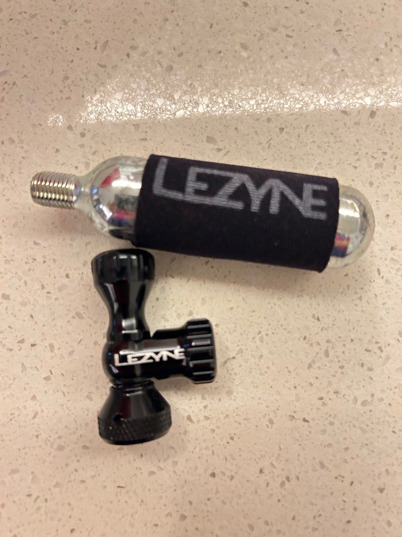 Lezyne Control Drive CO2 - cartuccia CO2 con adattatore