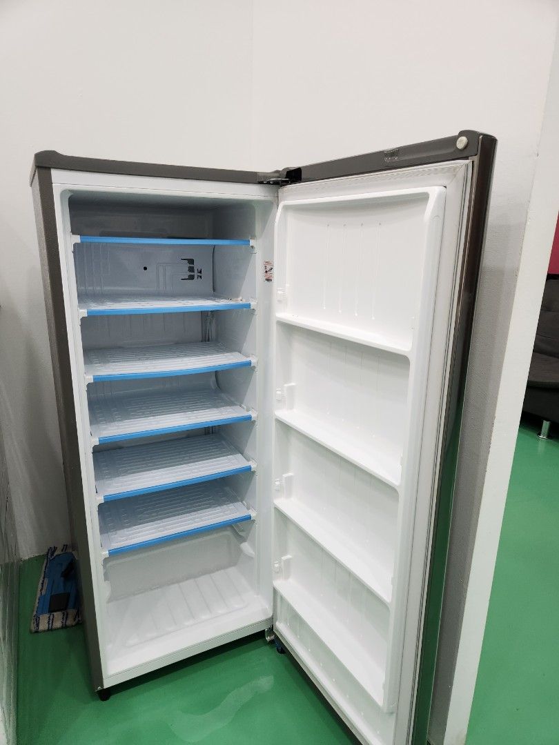 LG Standing Freezer, TV & Home Appliances, Kitchen Appliances, Refrigerators & Freezers on Carousell