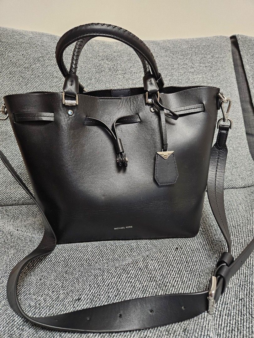 Mk blakely bag top