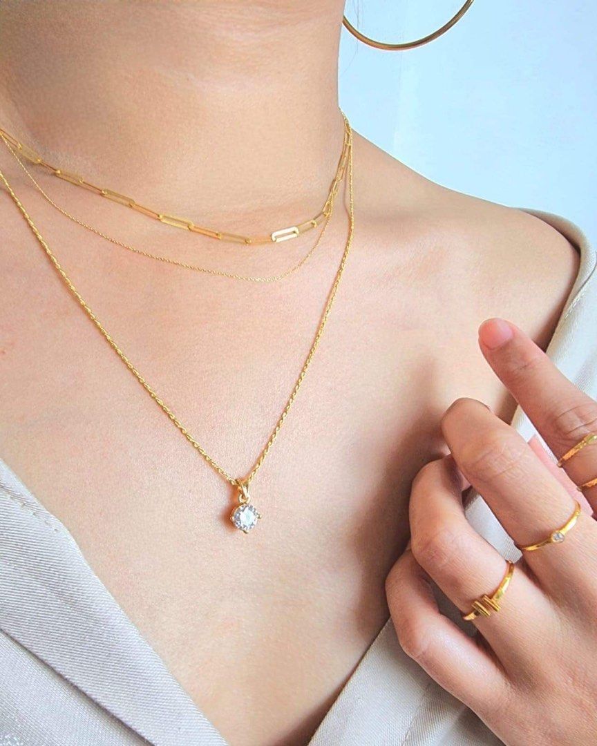 Moisanete Diamond Set (Category: Necklaces) located in Cainta. Submitted by krissssh (Listing ID 1239978666, Image 2). Description: Grabe💛 MOISSAnite WALA KANG TALO! POSITIVE ON DIAMOND TESTER,MAS MURA, LIFETIME BRILLANCE PA!! ☺️☺️ 18k SAUDI GOLD MOISSA STONE PENDANT 2000 ONLY!! 😮 Set with dancing chain : 3188 Set with foxtail chain: 3588 Set with rope chain: 4500.
