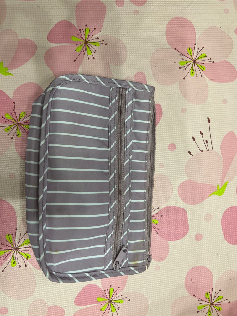 Muji Bag Organizer, Women's Fashion, Bags & Wallets, Purses & Pouches