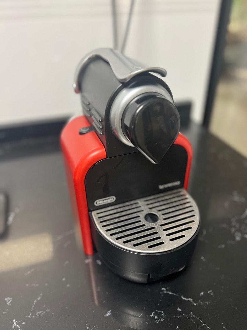 Nespresso Coffee Machine made in Europe, TV & Home Appliances, Kitchen