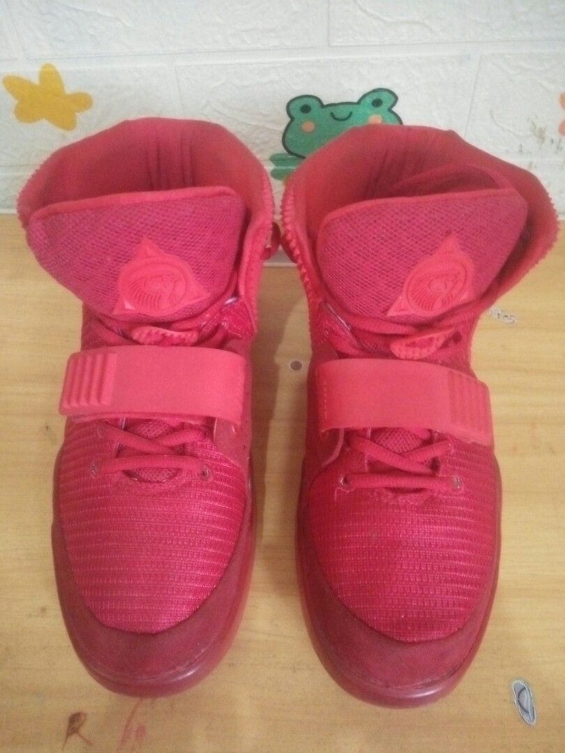 Yeezy red october toddler deals