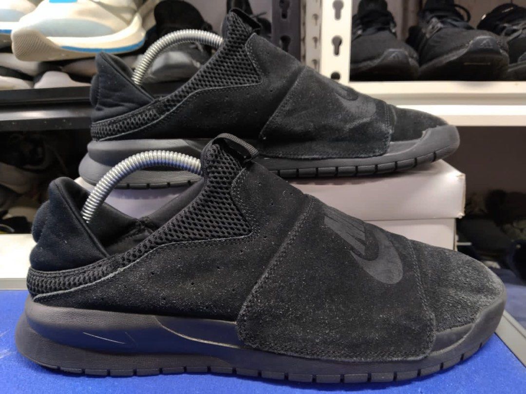 Nike benassi slp triple black hot sale