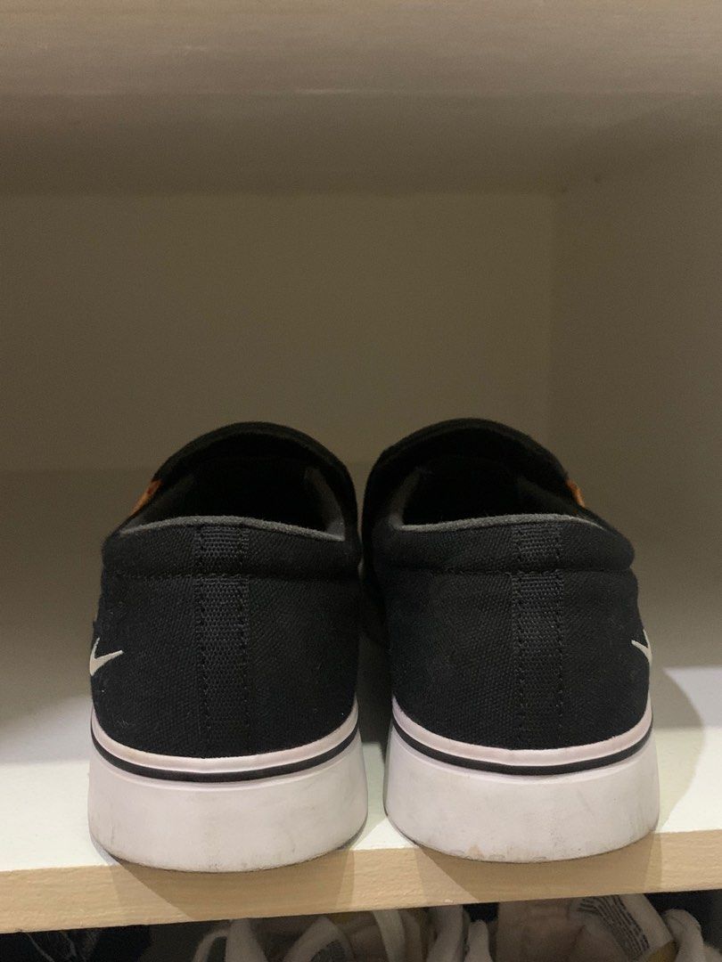 mens nike slip on