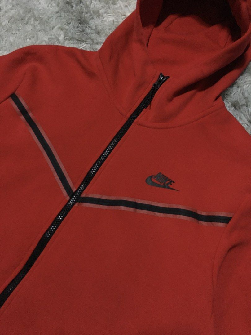 r1 tech fleece