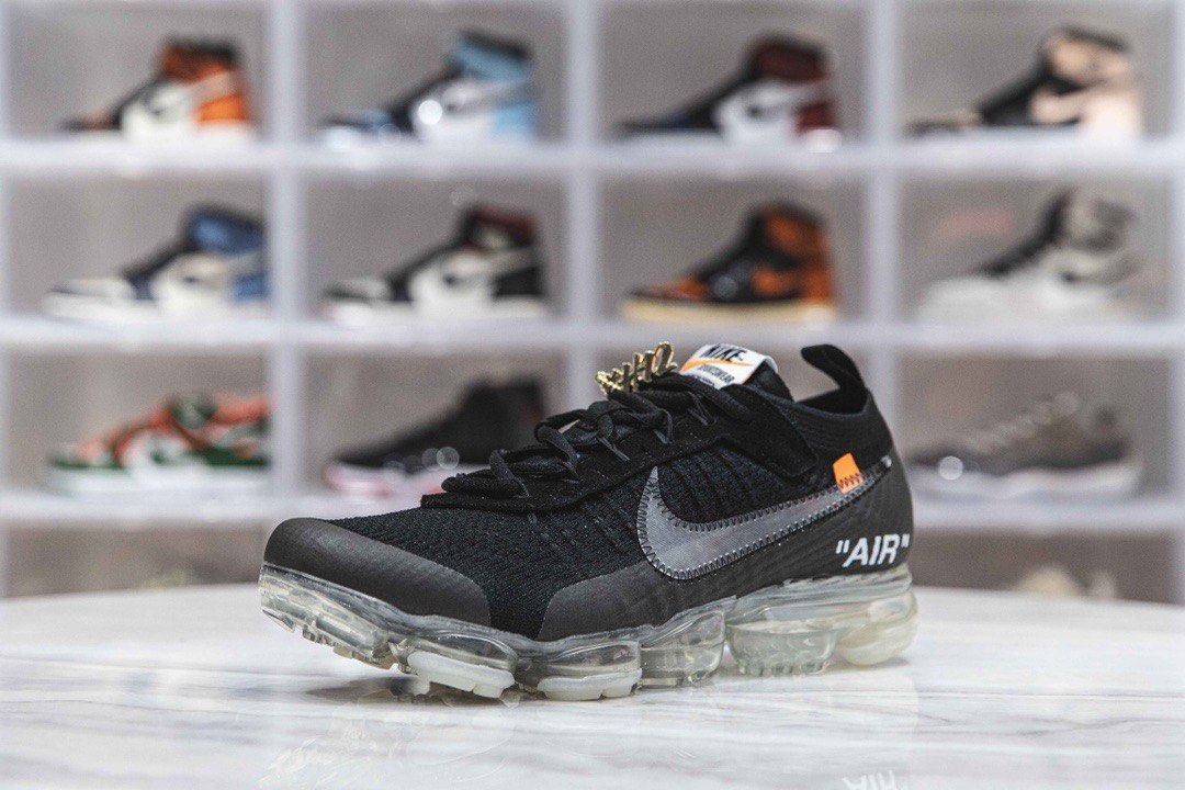 Off white 2025 vapormax triple black