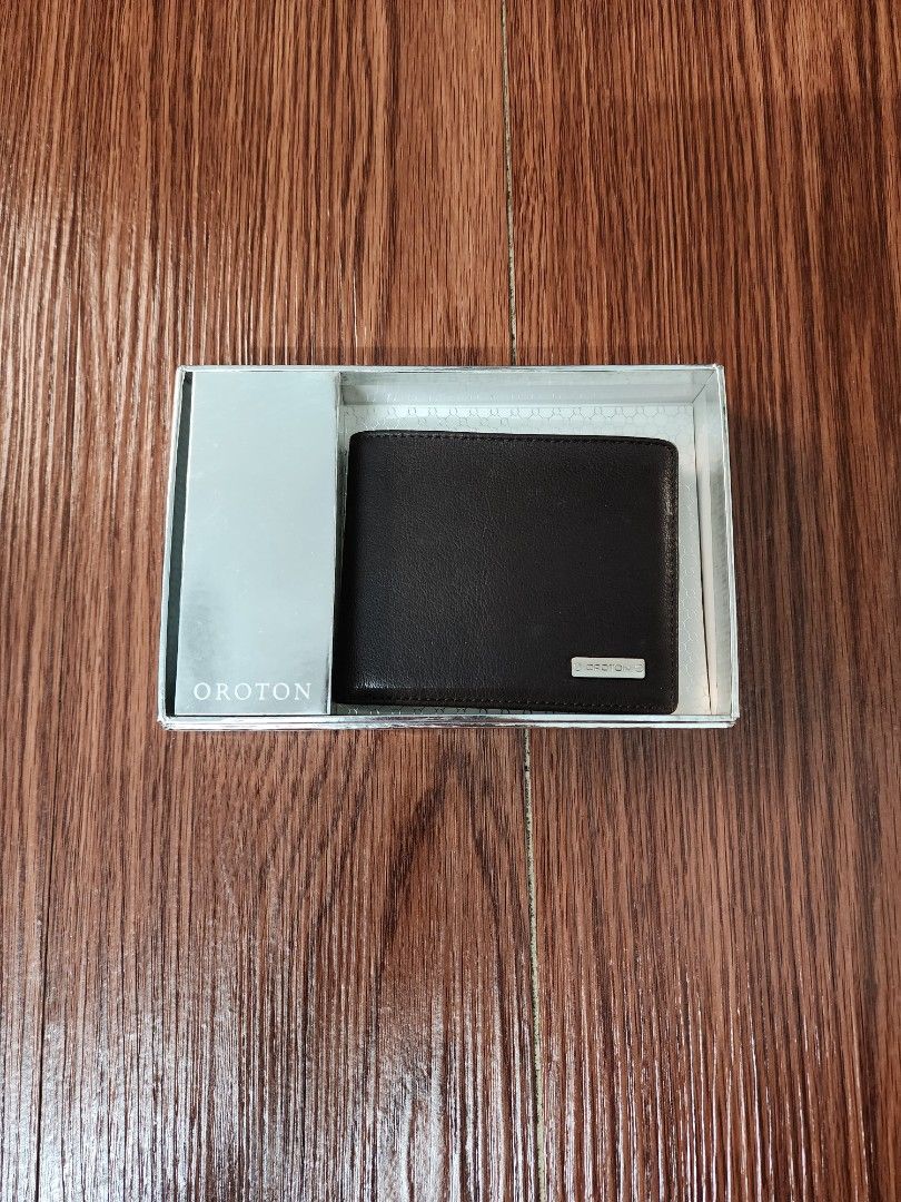 Oroton Bifold Wallet, Men's Fashion, Watches & Accessories, Wallets
