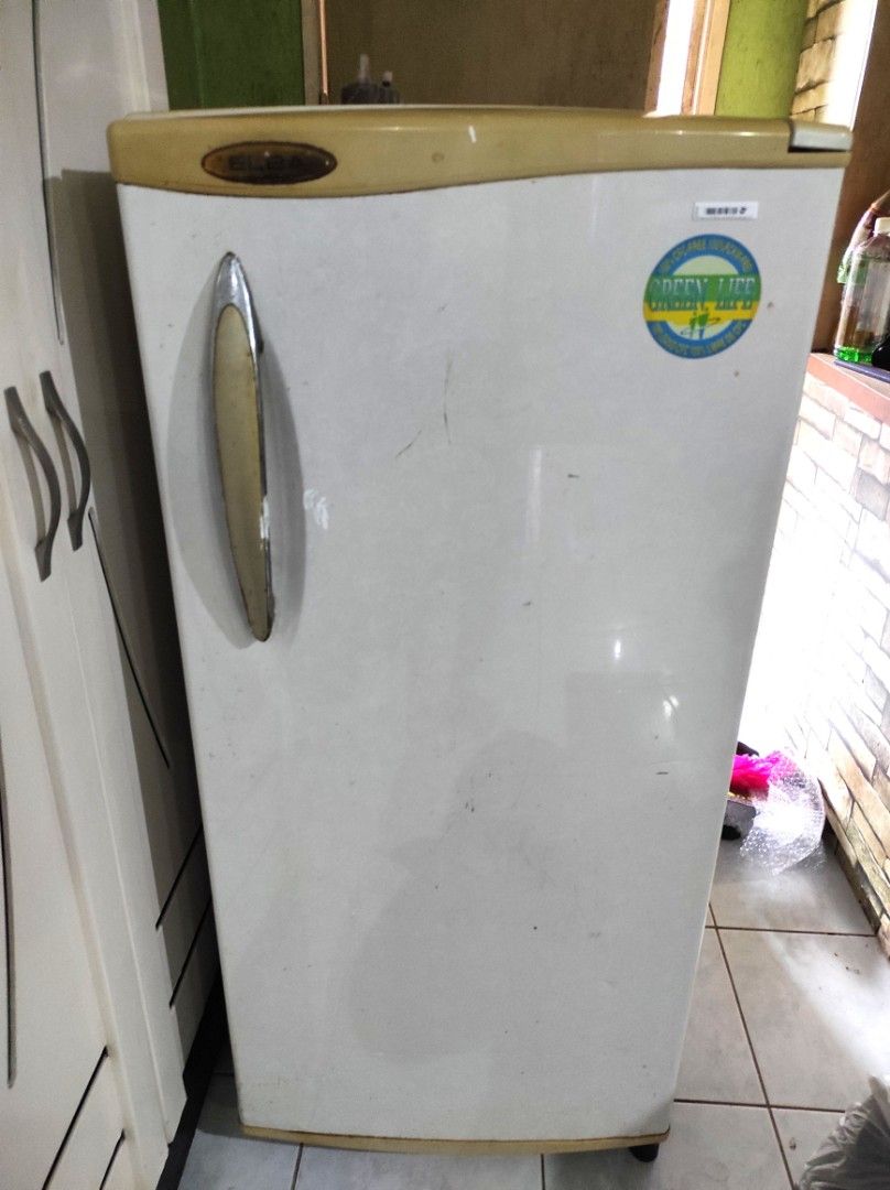 Peti ais Elba, TV & Home Appliances, Kitchen Appliances, Refrigerators