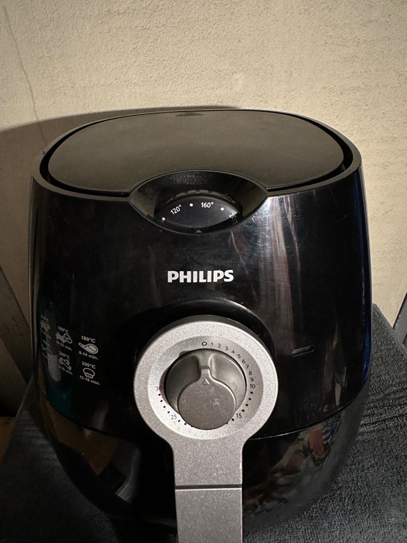 Philips Airfyer (Category: Fryers) located in Makati City. Submitted by fashion_hunter (Listing ID 1239925119, Image 3). Description: RFS: Rarely use 5,000 From 10k.