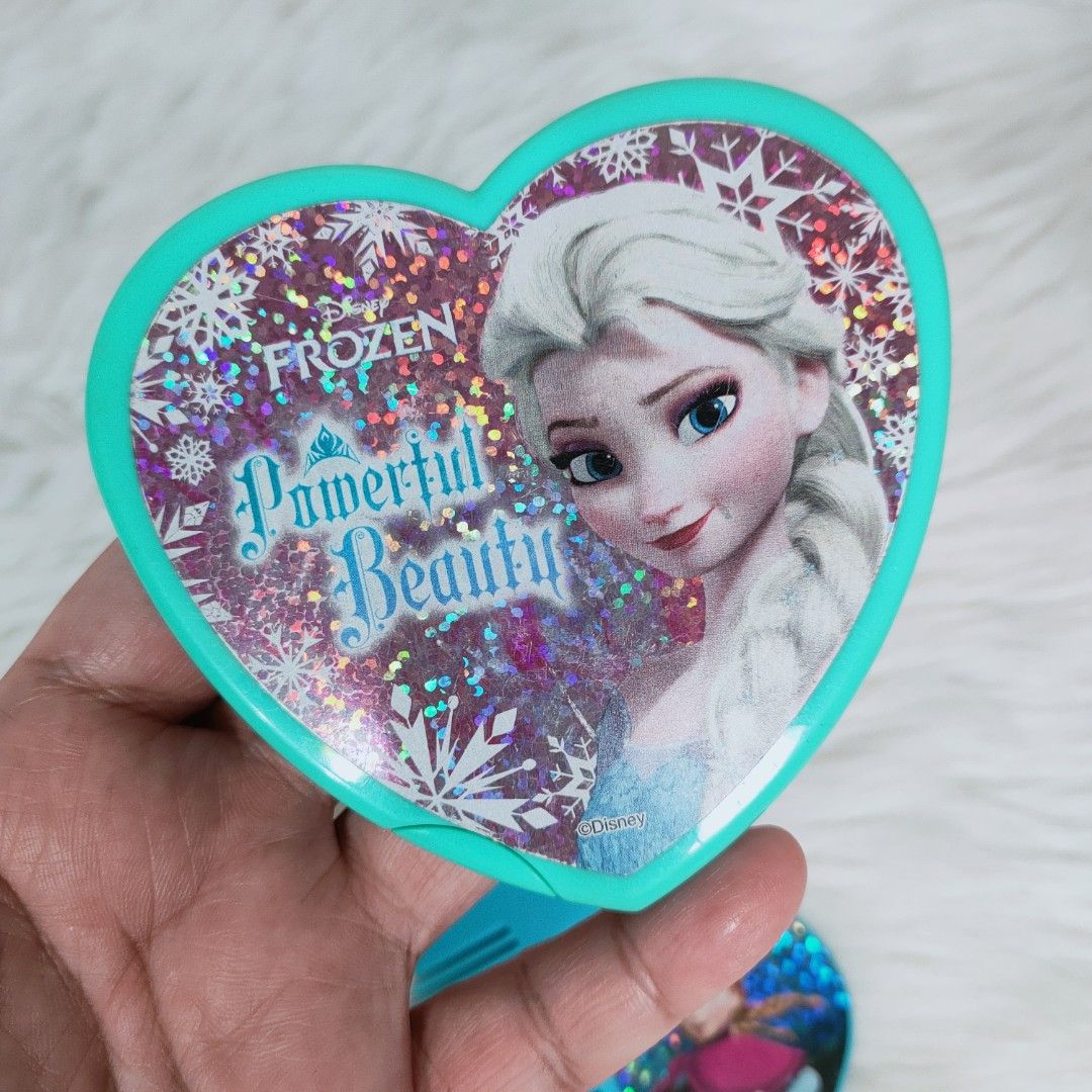Princess Elsa and Anna Mirror and Comb Set (Category: Mirrors) located in Antipolo. Submitted by bhabiegraciefashionlab (Listing ID 1240006277, Image 1). Description: 🎀Frozen Princess Elsa and Anna Comb and Mirror Set 🎀Unused / Good as New #frozen #disney #princesselsa #princessanna #mirror #comb.