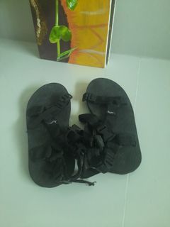 Sandugo Trekking Sandals, size 7
