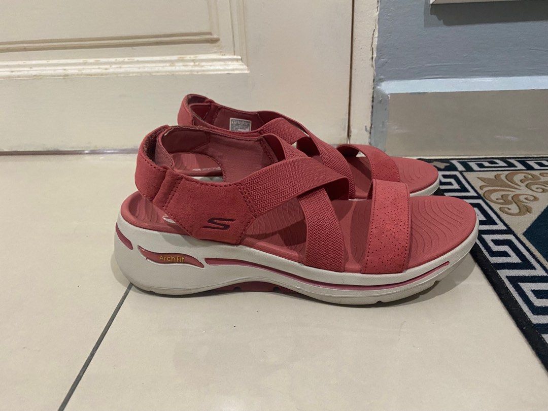 Skechers Women On The GO GOwalk Arch Fit Treasured Walking Sandals