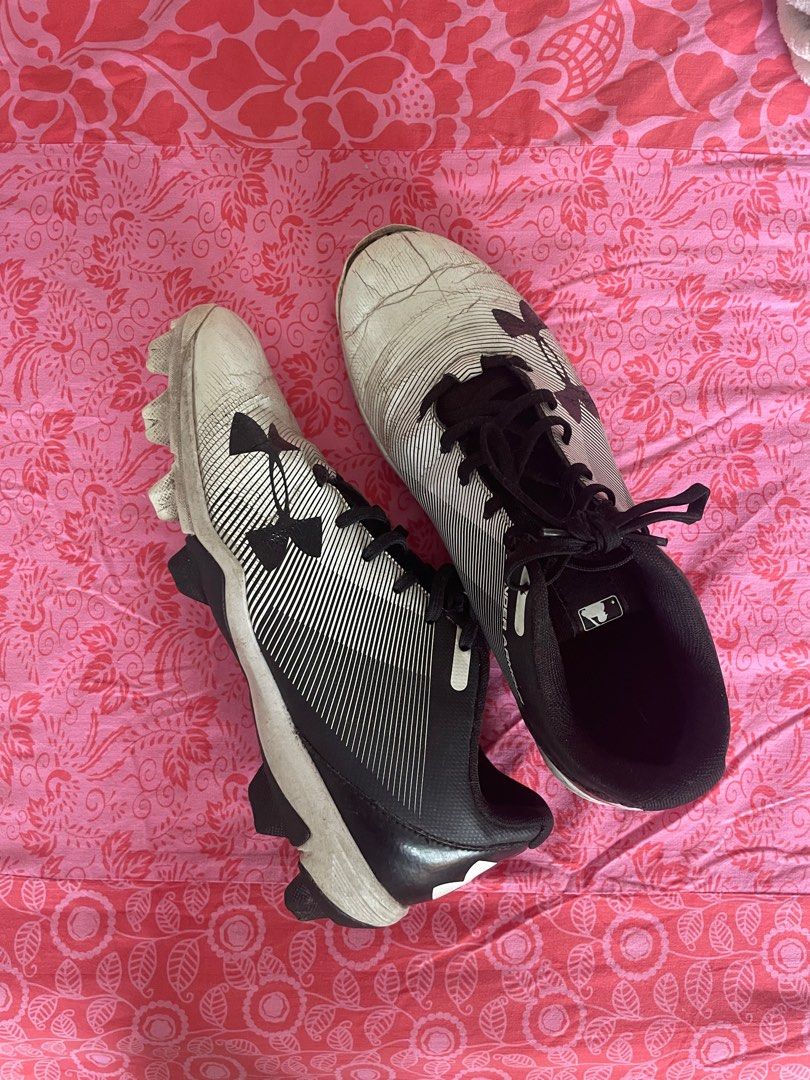 size 6 baseball & softball cleats