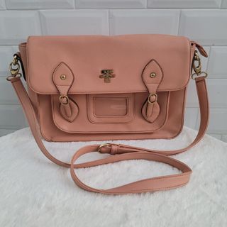 (Kategori: ) berada di . Dikirim oleh nikebudile61540 (ID iklan 1239951603, Gambar 1). Deskripsi: .