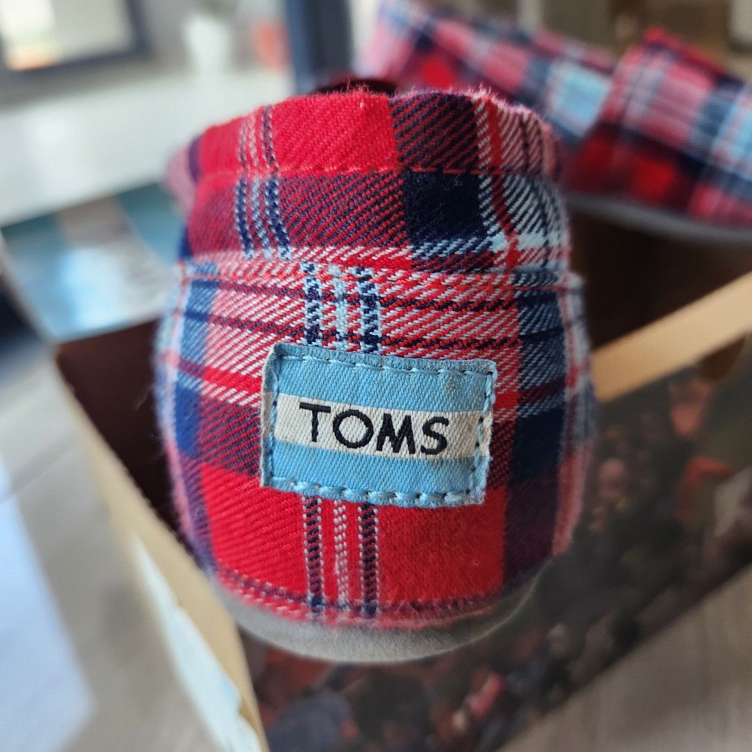 Toms red deals plaid shoes