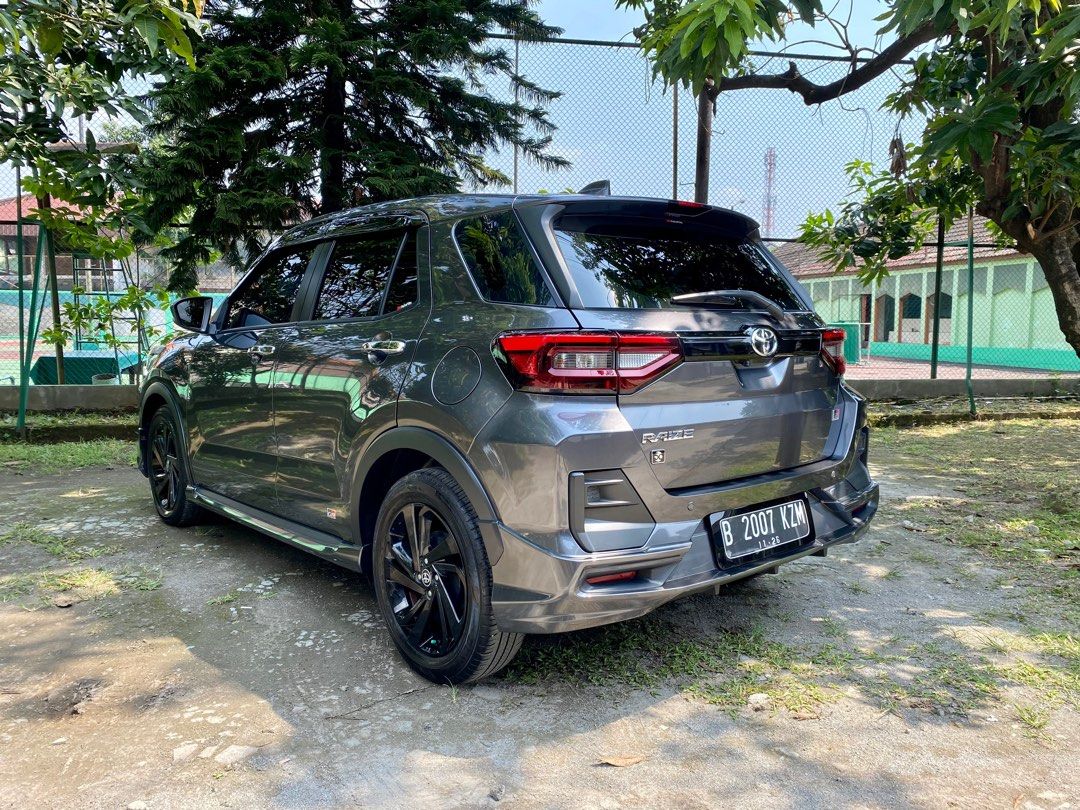 toyota-raize-1-0-turbo-gr-sport-tss-2021-abu-metalik-mobil-motor