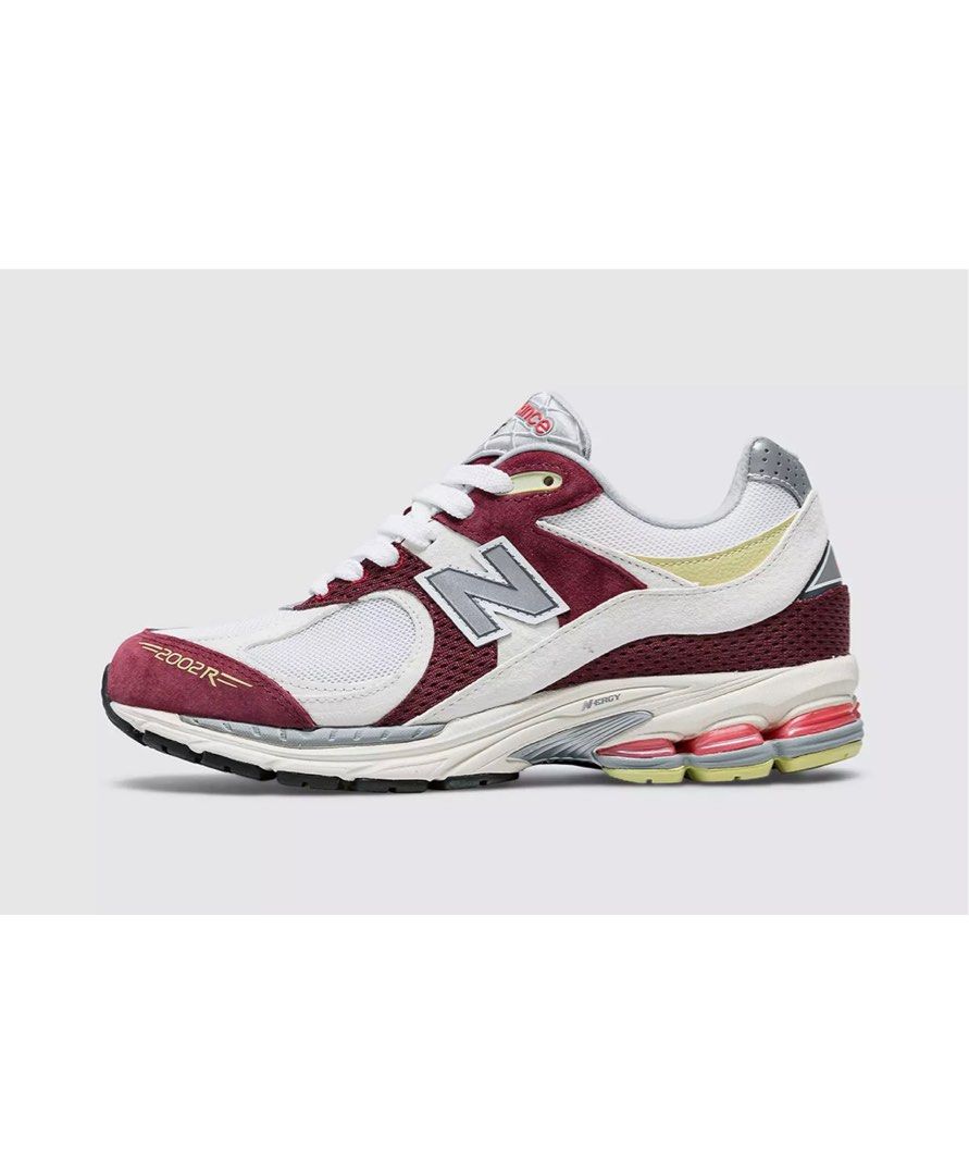 US10.5 New Balance 2002r Upthere, Men's Fashion, Footwear, Sneakers on  Carousell