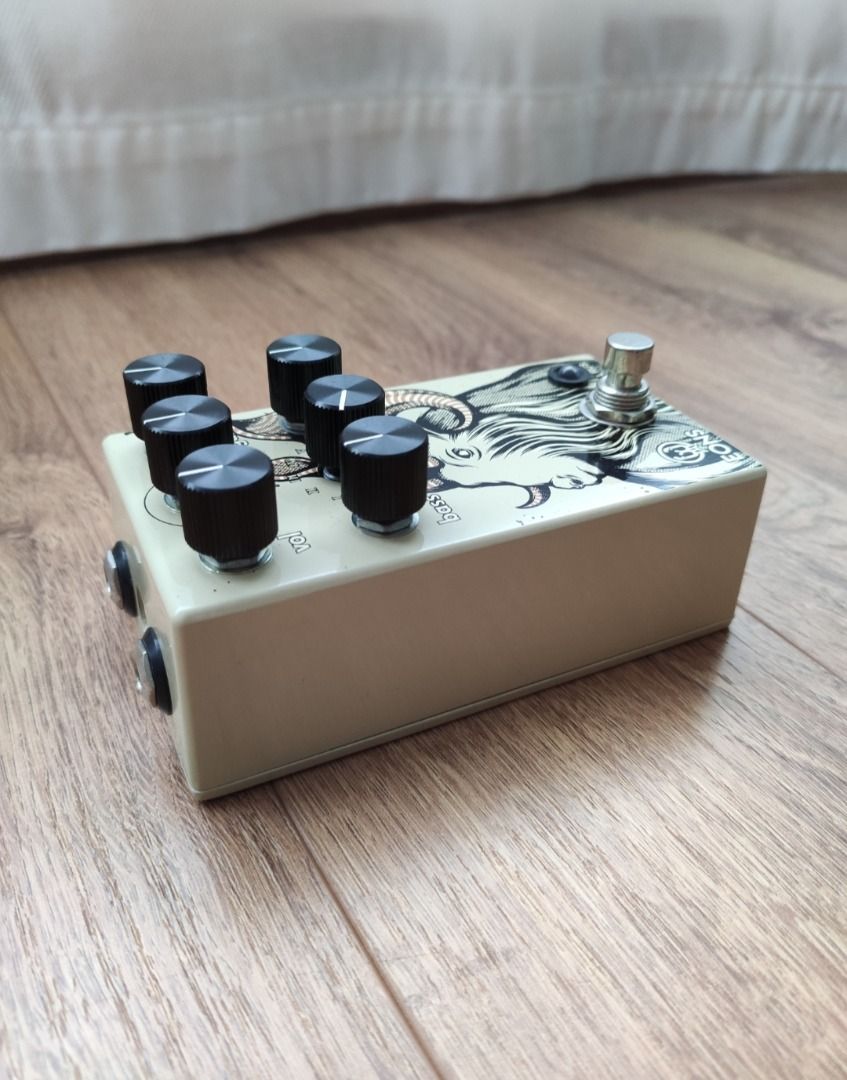Walrus Audio Eons Fuzz, Hobbies & Toys, Music & Media, Music