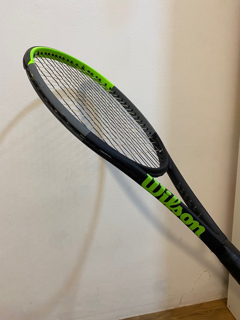 Wilson Blade v7.0 100UL second hand, Sports Equipment, Sports & Games, Racket & Ball Sports on