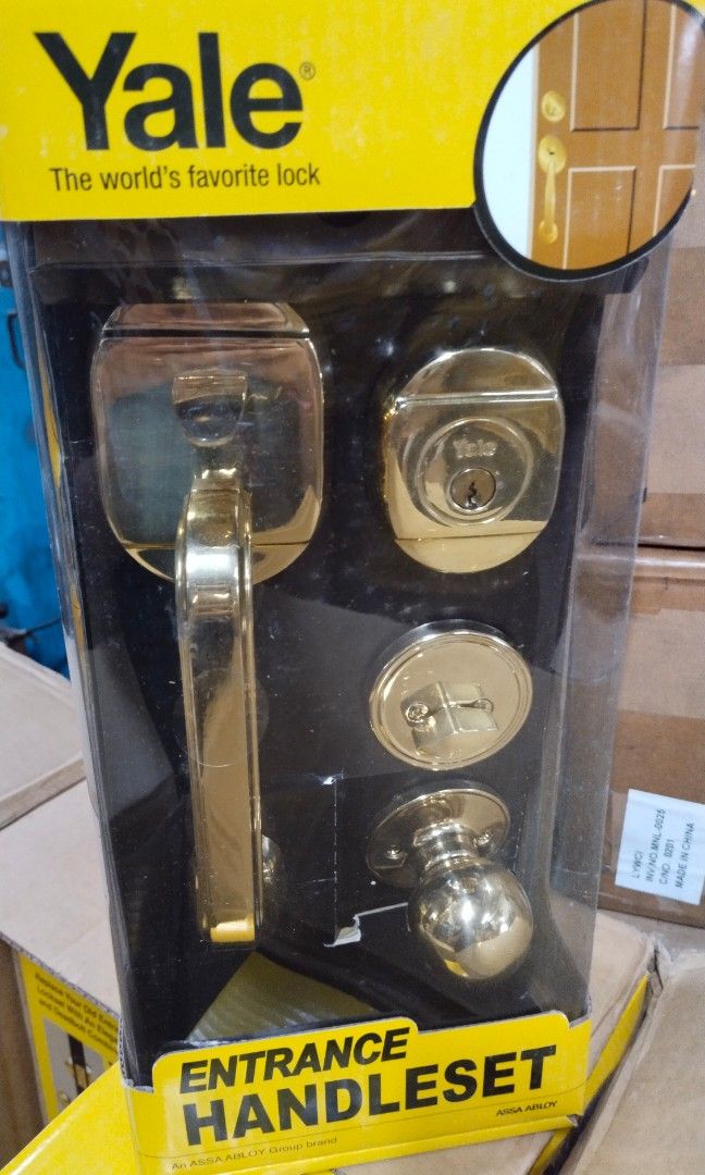 Yale main entrance handle set SA/CA5057 US3 gold one side handle one side knob on Carousell