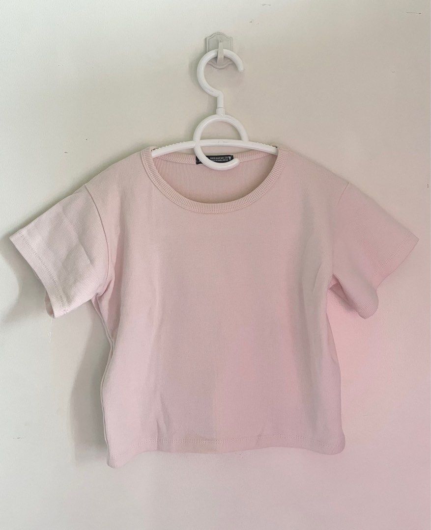 ZARA baby pink crop top (Category: Shirts) located in Bulacan. Submitted by helpmedecluttertnx (Listing ID 1239926501, Image 1). Description: Can fit s-m!.
