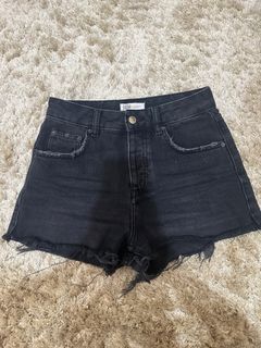 (Category: ) located in . Submitted by hellobeautiful.tug (Listing ID 1239920905, Image 1). Description: .
