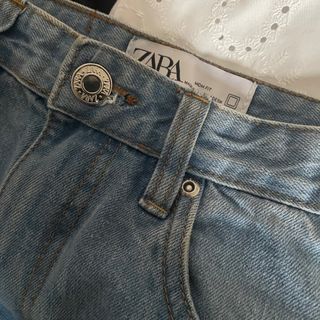 Zara Jeans Shorts Mom Fit Light Denim Trendy
