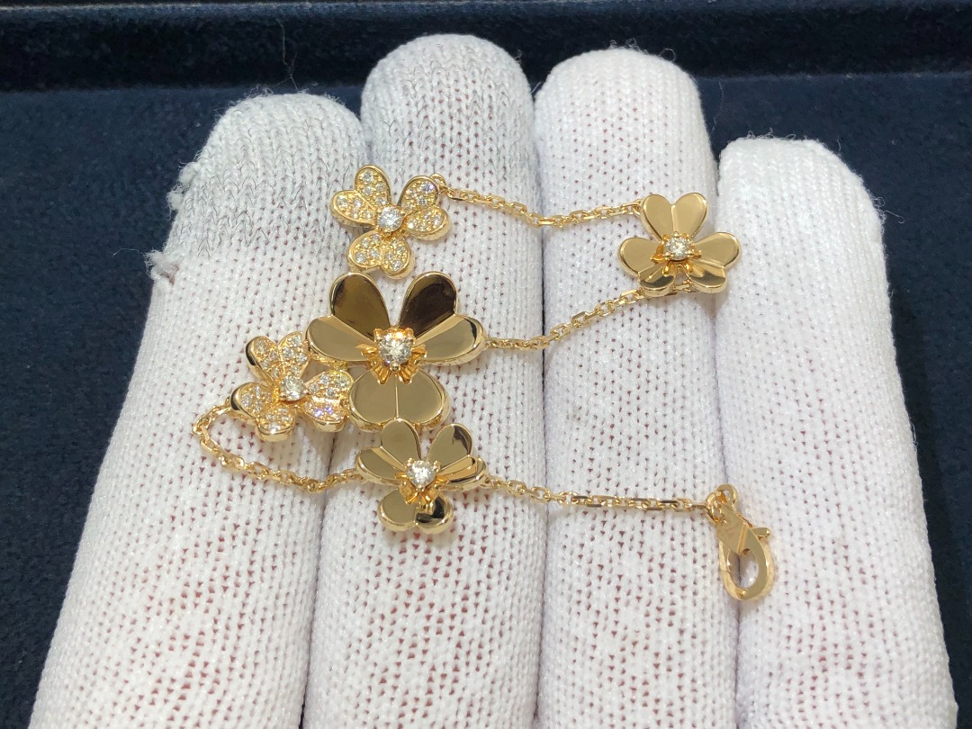 Frivole bracelet sales 5 flowers