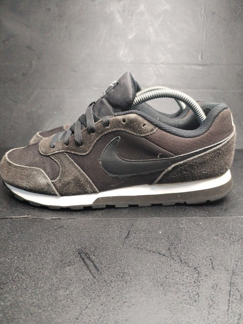 8.5uk ORIGINAL NIKE MD RUNNER 2 Men s Fashion Footwear Sneakers on Carousell