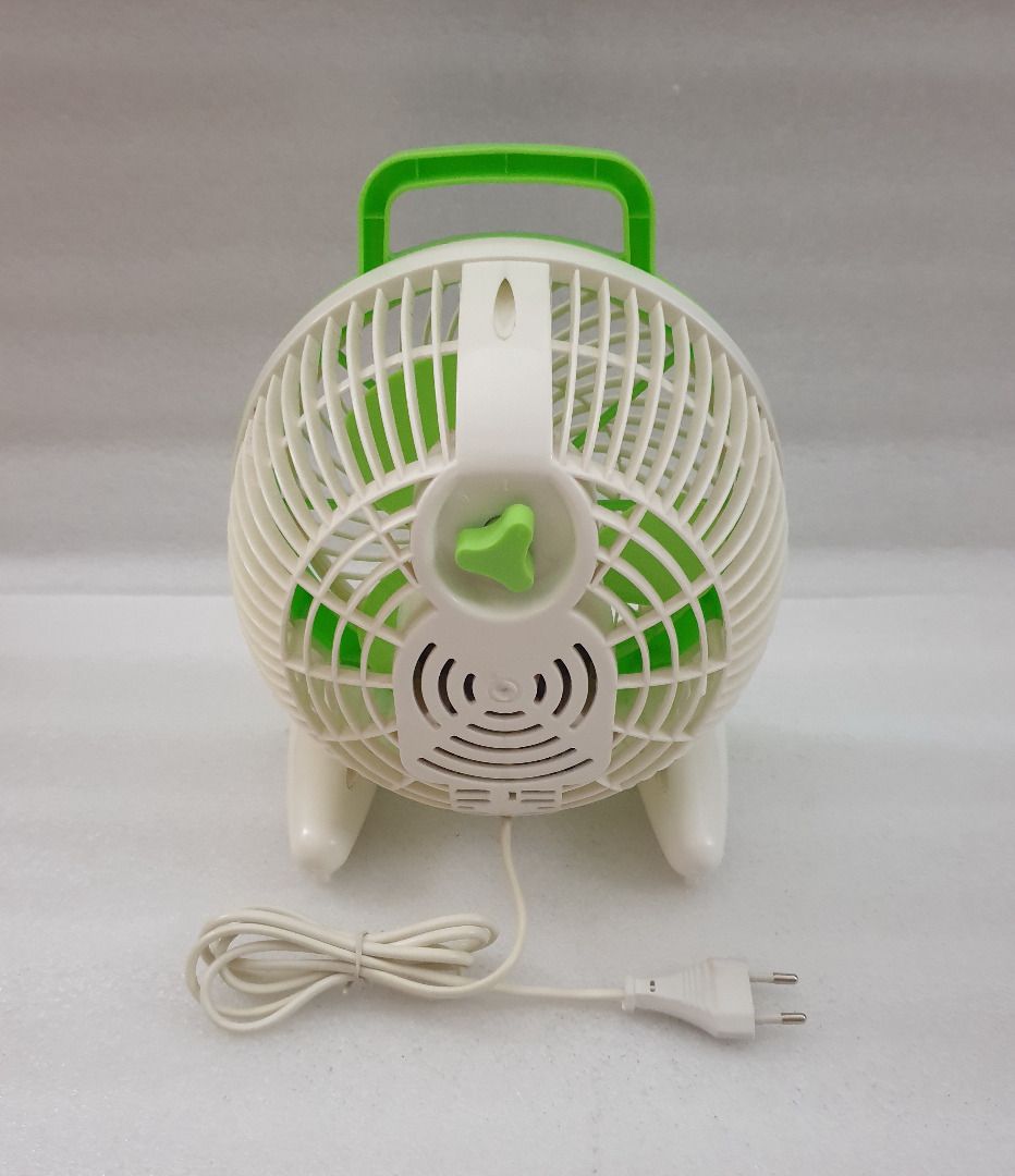 8" Table Top Desk Fan 2 Speed Strong Breeze, Condition Like New 18