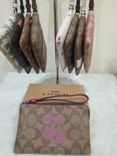 💯 Original Coach Single Corner Zip Wristlet